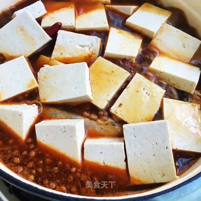 黄辣丁炖豆腐火锅家常做法，在家怎样做黄辣丁豆腐汤