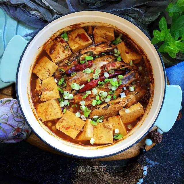 黄辣丁炖豆腐火锅家常做法，在家怎样做黄辣丁豆腐汤