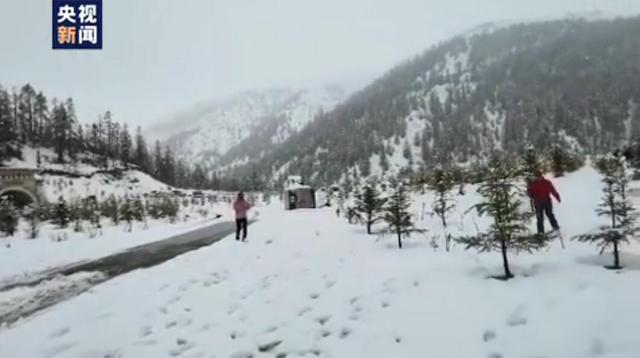 云南昆明现在下雪了吗，昆明今早上演冻死在夏天