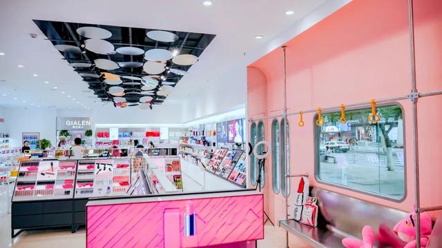 品牌店娇兰佳人如何加盟，娇兰佳人将精简机构