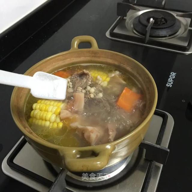 玉米又甜又糯的做法，玉米煮熟后就会香甜软糯