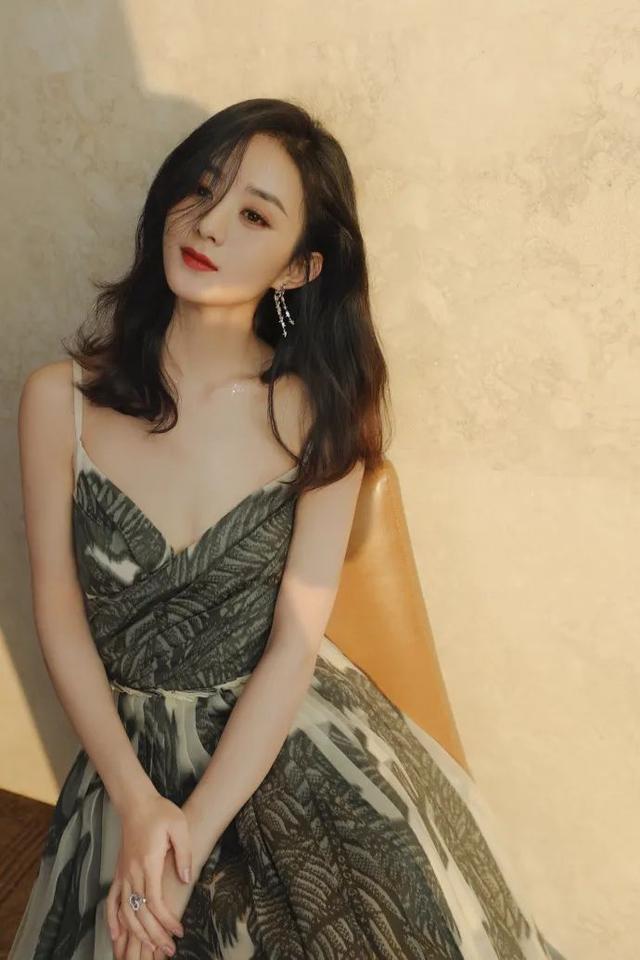 宋茜到底有没有对赵丽颖撇嘴，杨紫含泪、宋茜撇嘴、王一博领奖“六缺五”