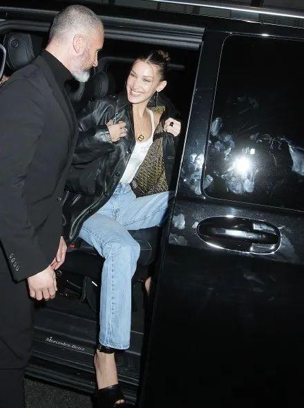 宋茜到底有没有对赵丽颖撇嘴，杨紫含泪、宋茜撇嘴、王一博领奖“六缺五”