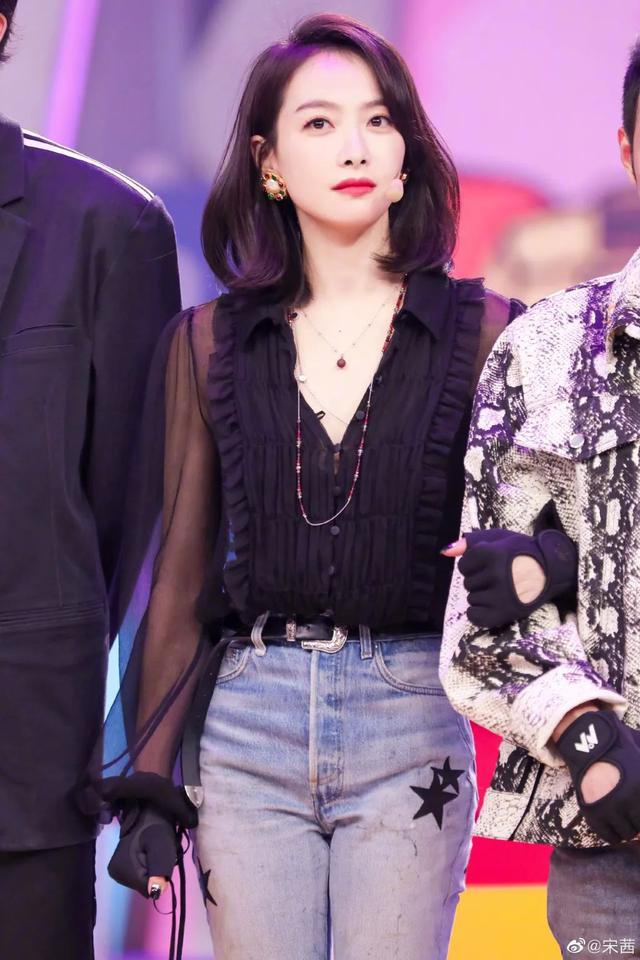 宋茜到底有没有对赵丽颖撇嘴，杨紫含泪、宋茜撇嘴、王一博领奖“六缺五”