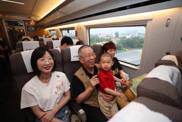 杭州到上海高铁，杭州到沪广高铁（杭州人到上海坐飞机要方便了）