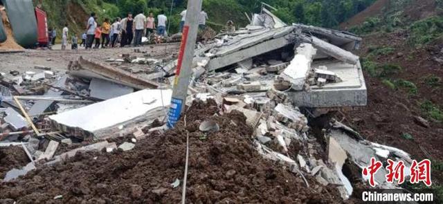 云南省昭通市彝良县，云南镇雄一矿山山体滑坡事件