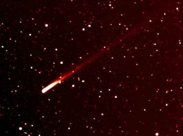 那些与地球擦肩而过的著名彗星，巨大小行星第四次与地球“擦肩而过”