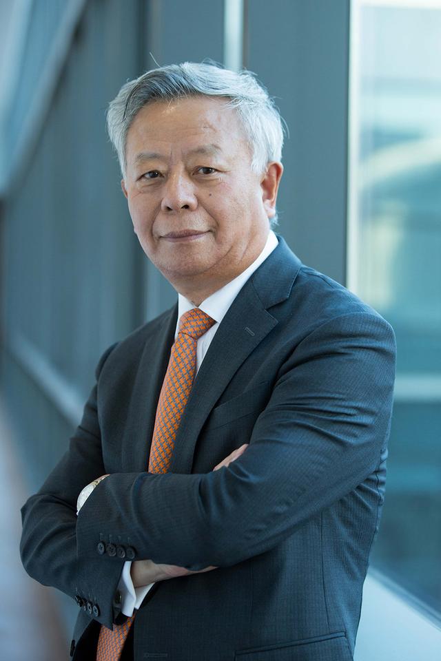 亚投行行长金立群是哪国人，71岁金立群连任亚投行第二任行长