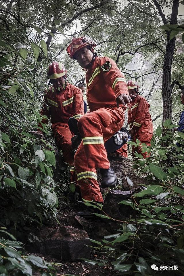 驴友受伤被困野山，驴友在林州苍龙山摔伤获救