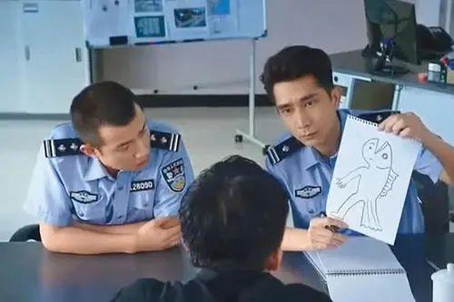 成年鲸鱼有没有天敌，鲸鱼不仅有过腿