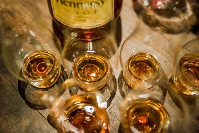 火车可以带香油吗，火车上禁止携带哪些液体（坐火车这些物品限量或禁止携带）