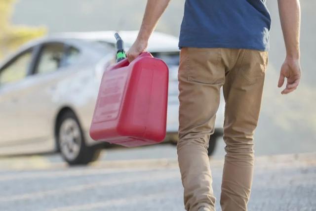 火车可以带香油吗，火车上禁止携带哪些液体（坐火车这些物品限量或禁止携带）