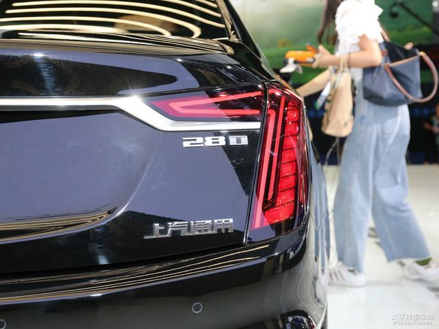 2022年新款凯迪拉克ct6，降价2万元/取消后轮转向
