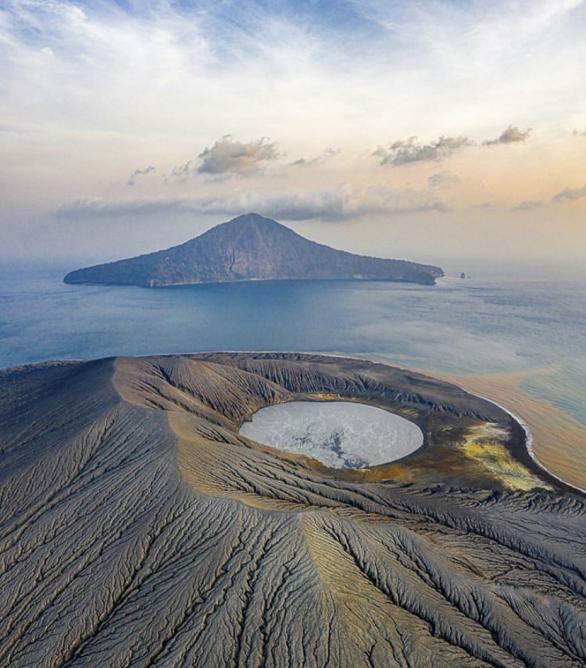 世界上所有火山都在哪儿，世界著名的十大火山