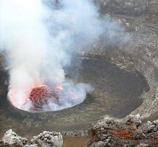 世界上所有火山都在哪儿，世界著名的十大火山
