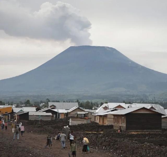 世界上所有火山都在哪儿，世界著名的十大火山