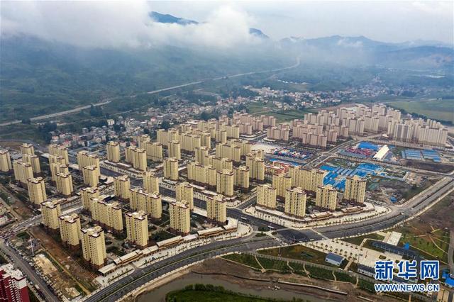 我国彻底消除贫困，走向我们的小康生活