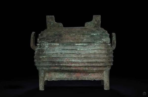 老粮仓出土十件青铜器编钟，中原藏珍鹰蕴应侯铜盨