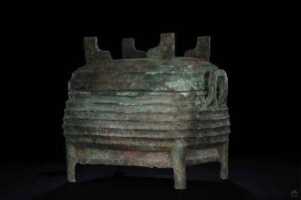 老粮仓出土十件青铜器编钟，中原藏珍鹰蕴应侯铜盨