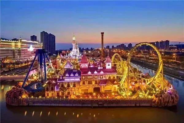 美国迪士尼乐园，美国迪士尼乐园有多好玩（最初是为了建成一座“法西斯的乌托邦”）