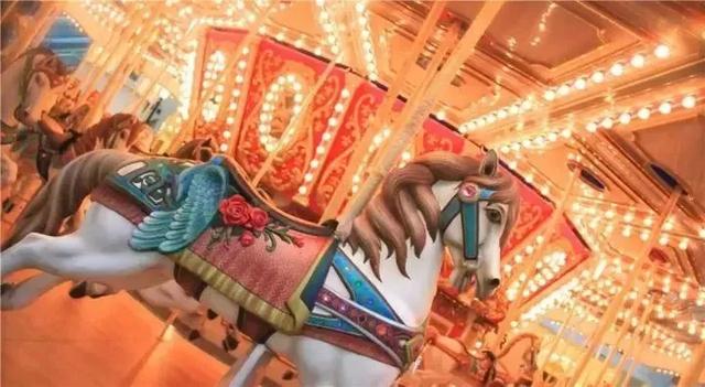 美国迪士尼乐园，美国迪士尼乐园有多好玩（最初是为了建成一座“法西斯的乌托邦”）