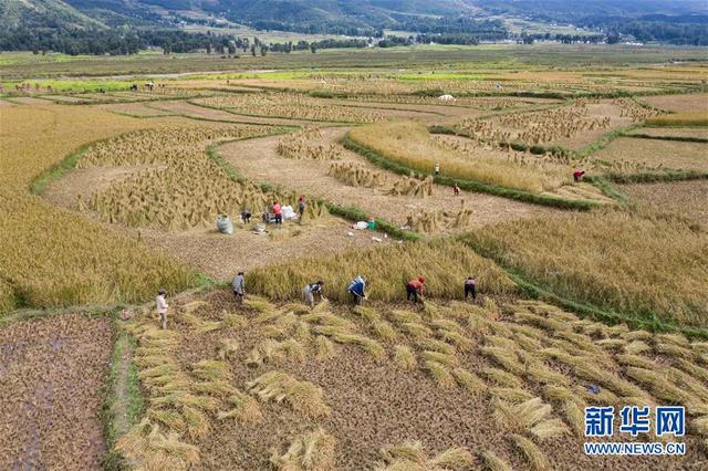凉山昭觉全景图，鸟瞰大凉山腹地昭觉县