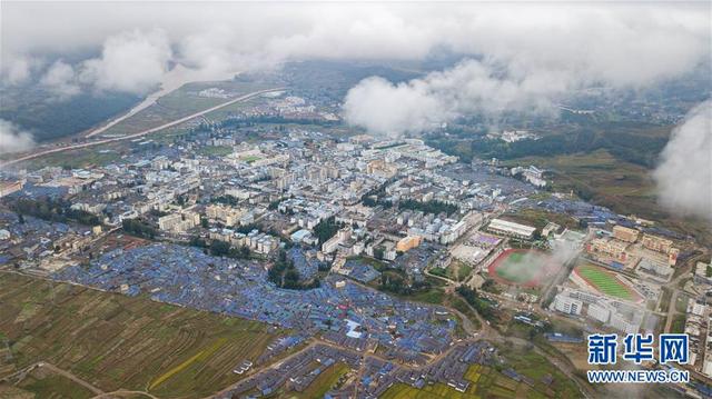 凉山昭觉全景图，鸟瞰大凉山腹地昭觉县