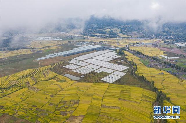 凉山昭觉全景图，鸟瞰大凉山腹地昭觉县