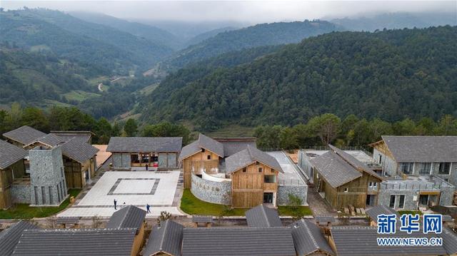 凉山昭觉全景图，鸟瞰大凉山腹地昭觉县