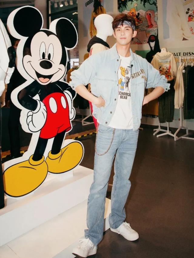 正装肌肉男帅哥，牛仔帅哥了解一下