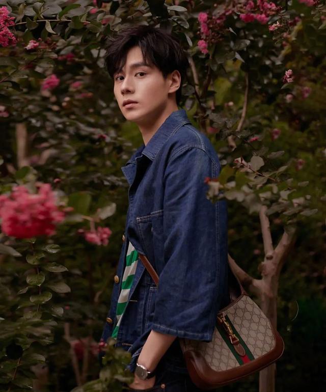 正装肌肉男帅哥，牛仔帅哥了解一下