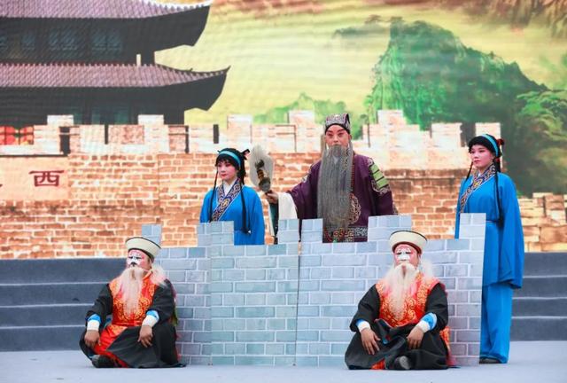 河南电视台梨园春，河南梨园春电视台（河南卫视的《梨园春》就是如此）