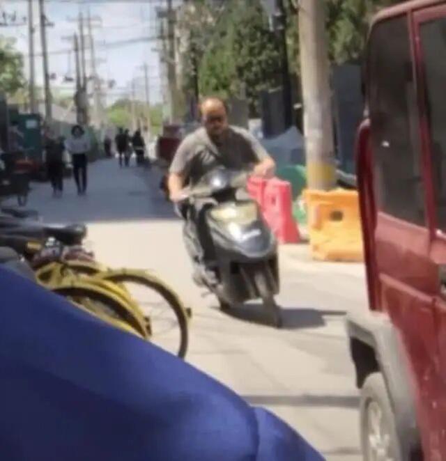 窦唯个人简历资料，从“摇滚歌王”到“流浪歌手”