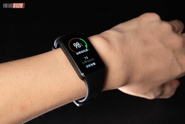 荣耀手环6现在还有必要买吗，更智能的腕上：荣耀手环