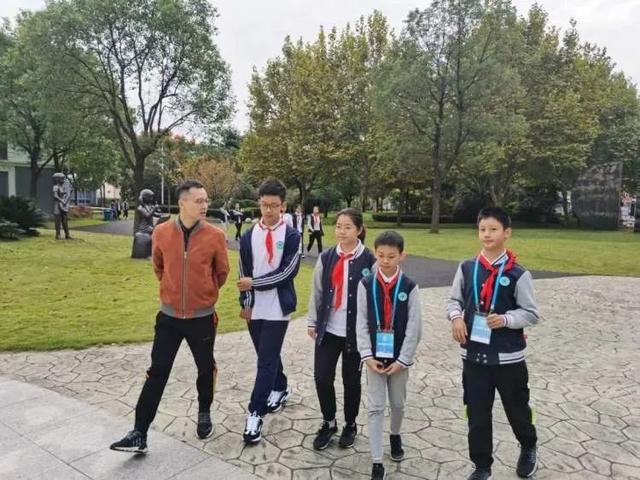 松江一中最新消息，松江这所学校出了件新鲜事