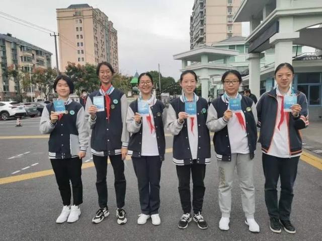 松江一中最新消息，松江这所学校出了件新鲜事