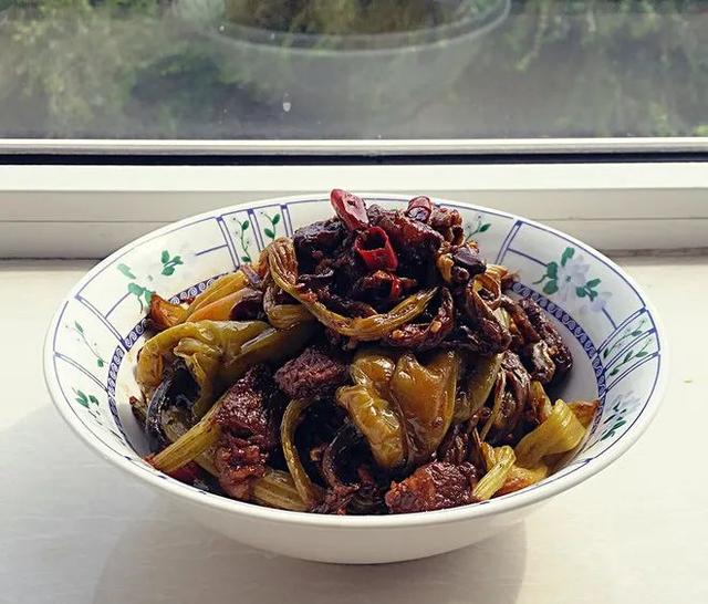 东北大锅菜怎样做，东北菜的高光时刻