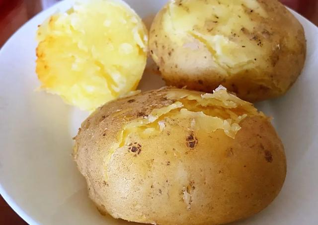 东北大锅菜怎样做，东北菜的高光时刻