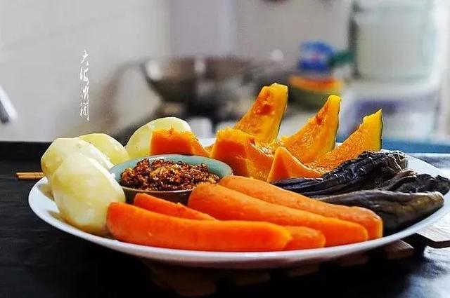 东北大锅菜怎样做，东北菜的高光时刻