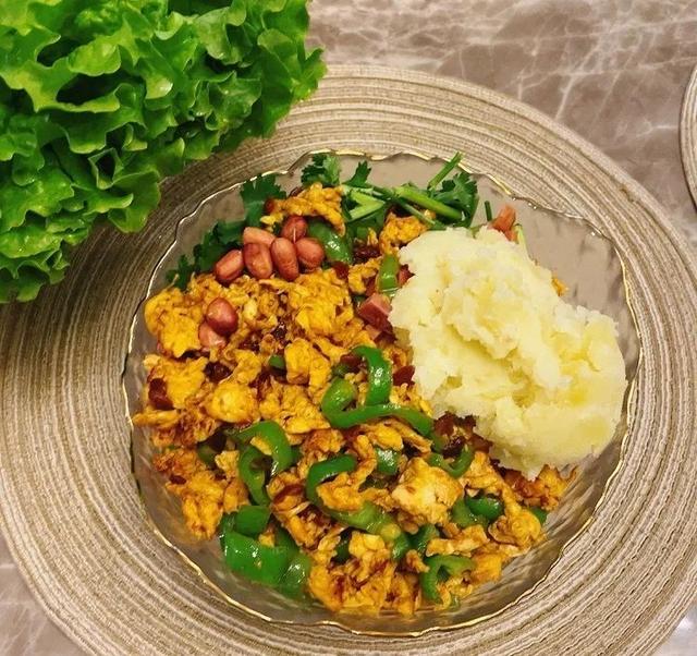 东北大锅菜怎样做，东北菜的高光时刻