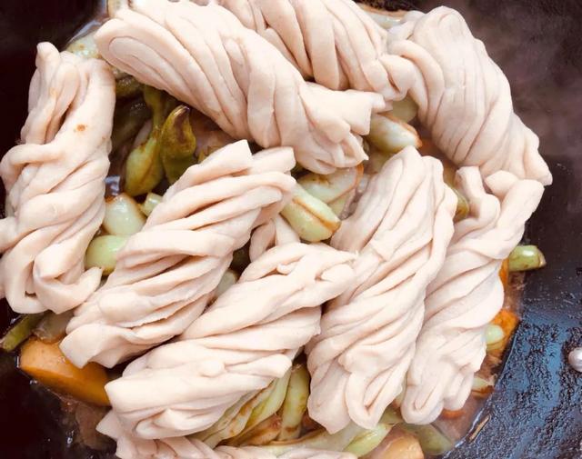 东北大锅菜怎样做，东北菜的高光时刻