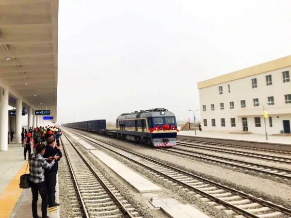 乌鲁木齐到阿勒泰，今天乌鲁木齐至阿勒泰市有火车吗（阿乌高速从乌鲁木齐到阿勒泰）