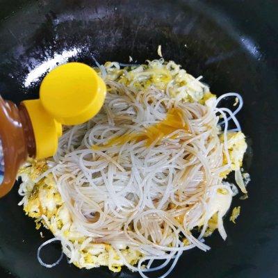 酸菜炒粉咋做，手把手教你做超好吃的