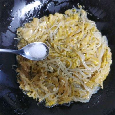 酸菜炒粉咋做，手把手教你做超好吃的
