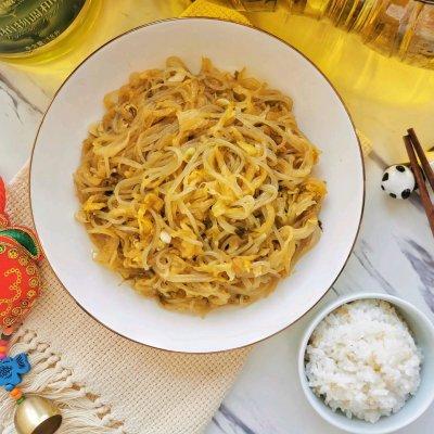 酸菜炒粉咋做，手把手教你做超好吃的