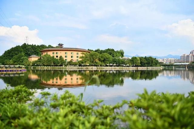 赣州阳明湖旅游景点，叫陡水湖还是阳明湖好