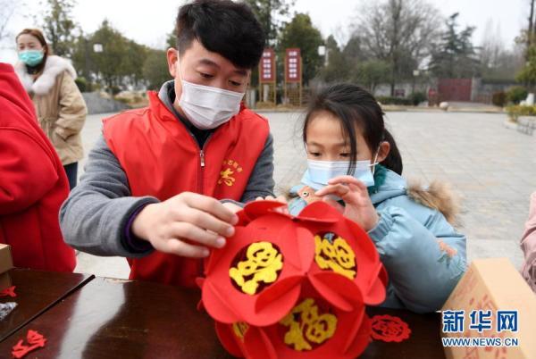 迎新手工制作灯笼，巧手做灯笼   亲子迎新春