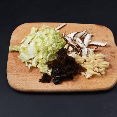 速冻春卷怎么炸，冰冻春卷怎么炸又酥又脆（再也不用出门买了）