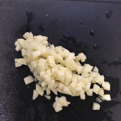 蒜蓉油麦菜的家常做法，蒜蓉油麦菜的正确做法（蒜蓉油麦菜这样做）