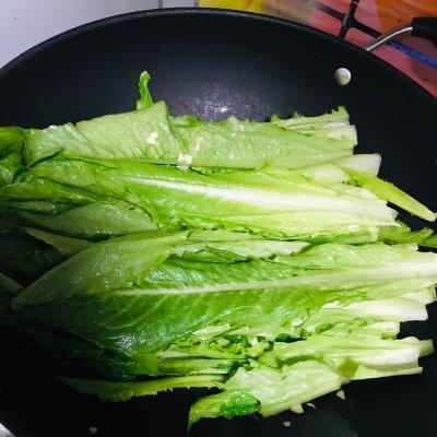 蒜蓉油麦菜的家常做法，蒜蓉油麦菜的正确做法（蒜蓉油麦菜这样做）